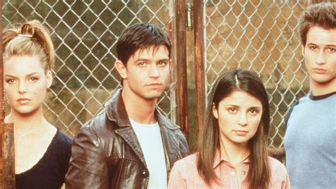 'Roswell' Series Reboot in Developmet at CW - Variety