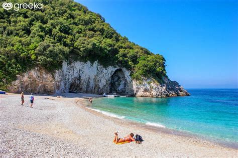 Corfu Rovinia beach: Photos, Map | Greeka