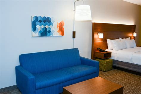 HOLIDAY INN EXPRESS & SUITES NEW BOSTON, AN IHG HOTEL $134 ($̶1̶5̶3̶ ...