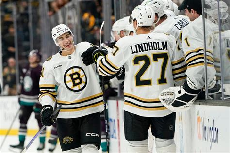 Bruins rookie Matt Poitras scores his first two NHL goals - Patabook News