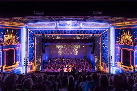 This 1920s Cincinnati Theatre Is an Architectural Feat of Greatness ...