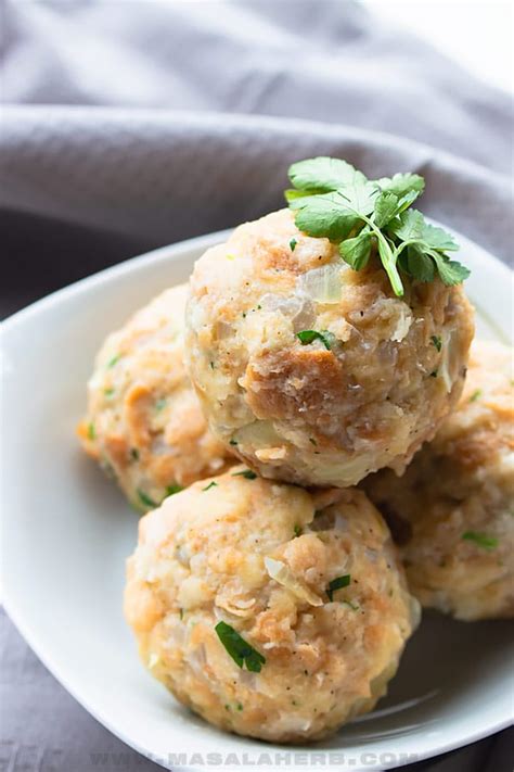 Authentic Semmelknödel Recipe (Bread Dumplings) | MasalaHerb.com