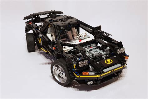 Supercar LEGO Technic 8880 : mise à jour, 25 ans plus tard - HelloBricks