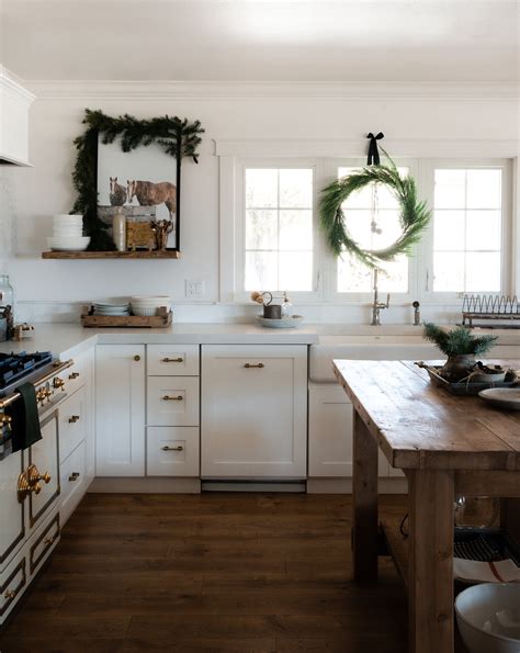 Tips for a Minimalist Farmhouse Christmas - Boxwood Ave.