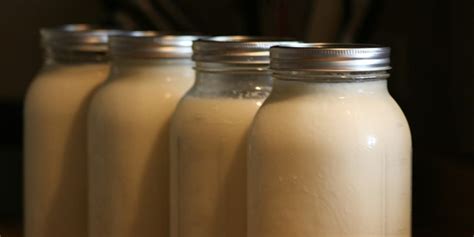 Breaking Down The Pros And Cons Of Raw Milk | HuffPost