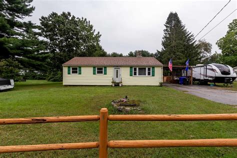 Hudson, NH Real Estate - Hudson Homes for Sale | realtor.com®