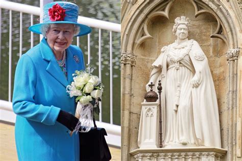 Queen Elizabeth II’s First Posthumous Statue Appears, Leaving Crowd ...