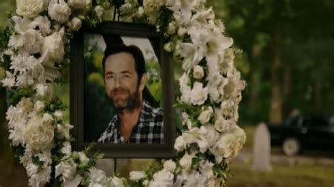 Luke Perry's 'Riverdale' Character's Emotional Funeral Scene