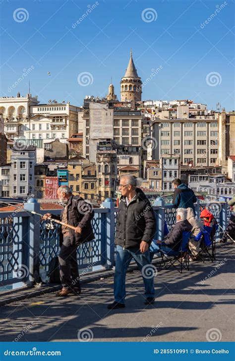 Galata Bridge Fishermen and Galata Tower Editorial Photo - Image of turkiye, people: 285510991