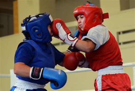 Next Olympians? Russian female boxers test their skills