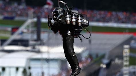 Man in a jetpack spotted near LAX airport again — this time even higher - Autoblog