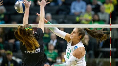 Oregon volleyball opens NCAA Tournament with first-round sweep