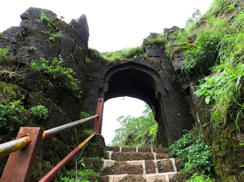 Travel India: तोरणा किल्ला (Torana Fort)