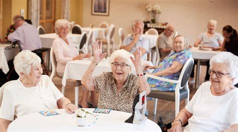 Bingo Benefits for Seniors: Boosting Health & Social Connection