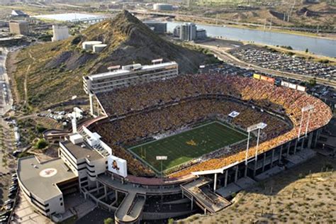 Today in Pro Football History: Past Venue: Sun Devil Stadium