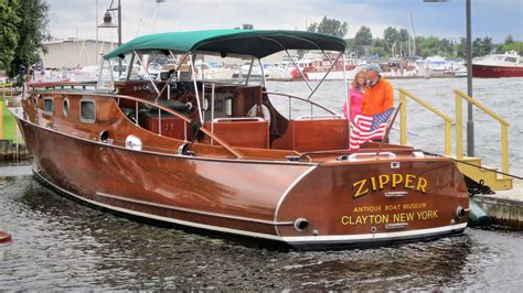 Thousand Islands Life, Zipper a Classic Express Commuter