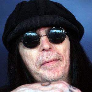 Mick Mars - Bio, Facts, Family | Famous Birthdays