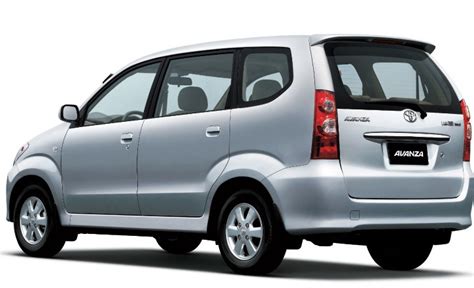 Avanza 3-Quarter Rear 'Silver Mica Metallic'