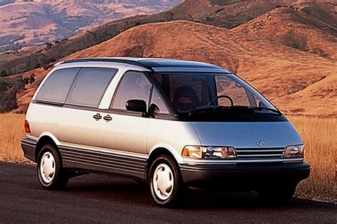 1991-97 Toyota Previa | Consumer Guide Auto