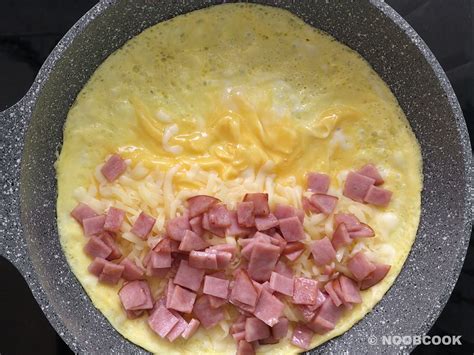 Ham & Cheese Omelette Recipe | NoobCook.com