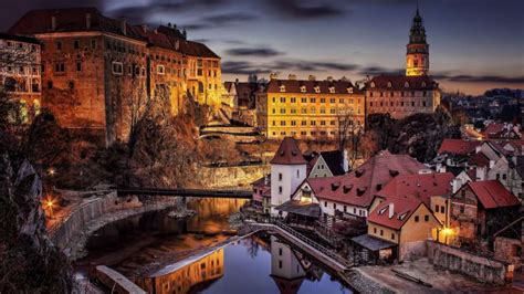 Krumlov Castle (Cesky Krumlov, Czech Republic) - backiee