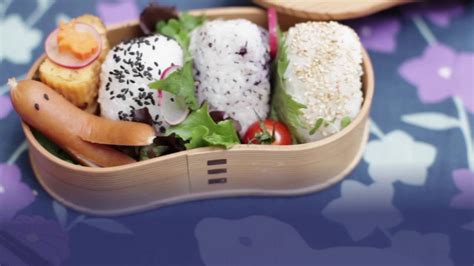 #JapanCentre | Delicious Onigiri Bento Lunch Box - YouTube