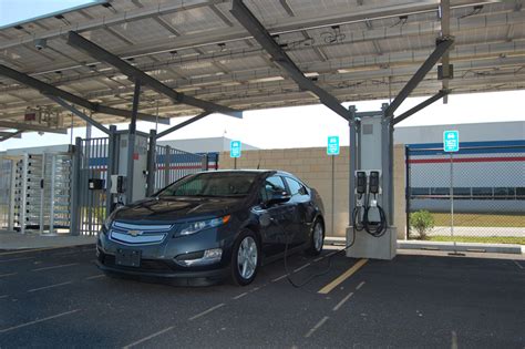 GM surpasses 400 EV charge stations at U.S. facilities | Automotive World