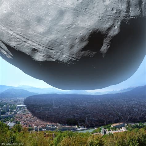 MUY INTERESANTE SPAIN: ¿SABÍAS QUE FOBOS,LA LUNA DE MARTE COLISIONARÁ CONTRA EL PLANETA ROJO?