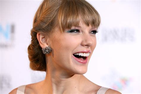 Taylor Swift Smile Wallpapers - Wallpaper Cave