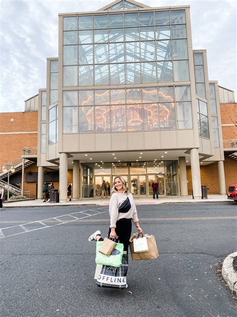 Holiday Shopping at the Freehold Raceway Mall