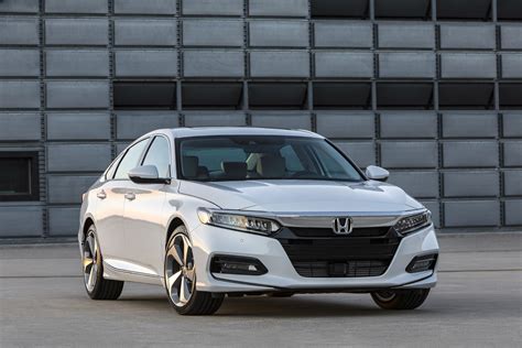 Honda’s 2018 Accord loses its V6 for turbo power, more MPG, new infotainment