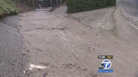 Heavy rain causes flooding in Hemet, San Jacinto; trapped drivers ...