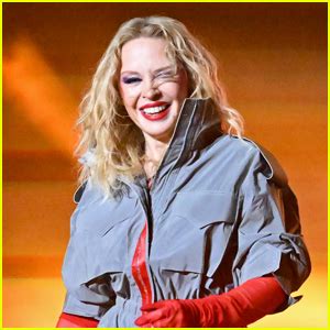 Kylie Minogue Headlines KTUphoria 2023 & Teases U.S. Tour! | Kylie Minogue, Music | Just Jared ...