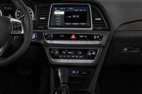 2019 Hyundai Sonata: 255 Interior Photos | U.S. News