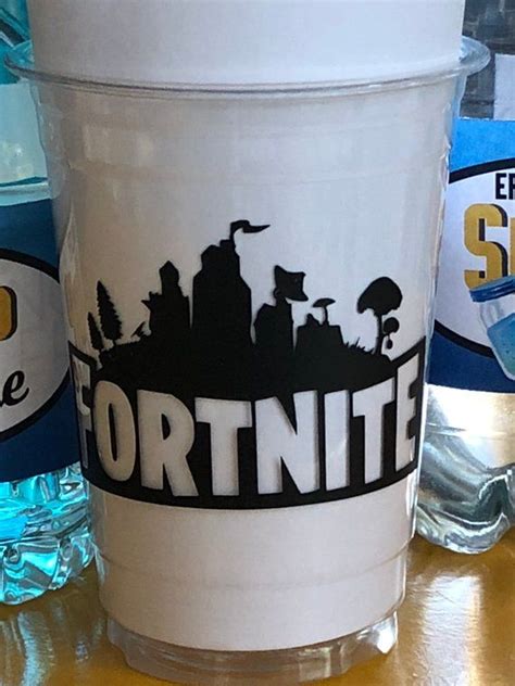 10 FORTNITE party vinyl decals Fortnite DIY Party cups | Diy party cups, Fortnite party, Vinyl ...