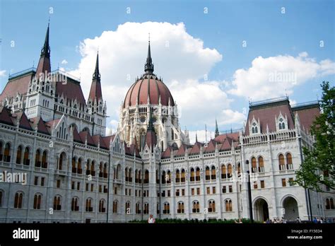 Architecture Hungarian Parliament building statues Stock Photo - Alamy