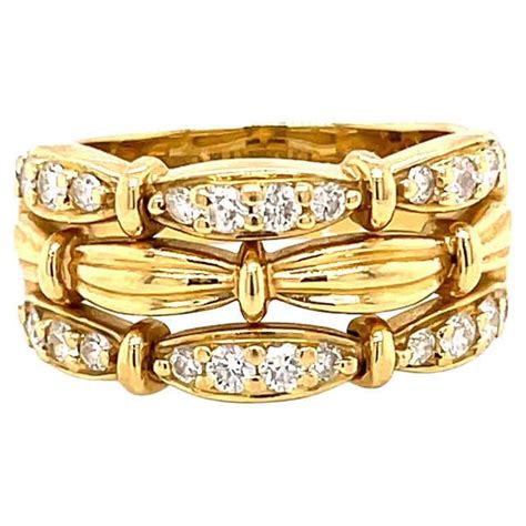 Vintage Tiffany and Co. Diamond 18 Karat Gold Ring For Sale at 1stDibs