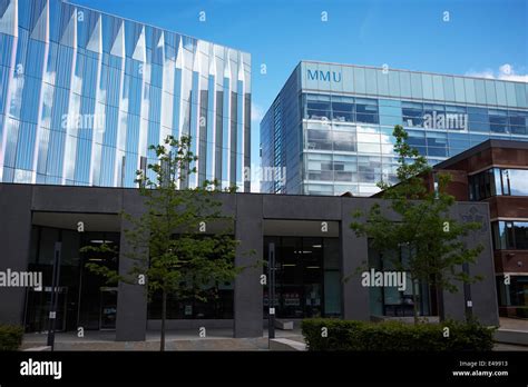 Manchester business school campus hi-res stock photography and images ...