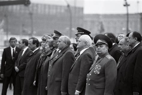 Mikhail Gorbachev: We Can Learn From the Fallen Berlin Wall | TIME