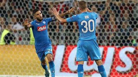 Napoli ease into Champions League group stage - Eurosport