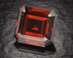 DiamondIdeals.com | The History & Splendor of the Kazanjian Red Diamond