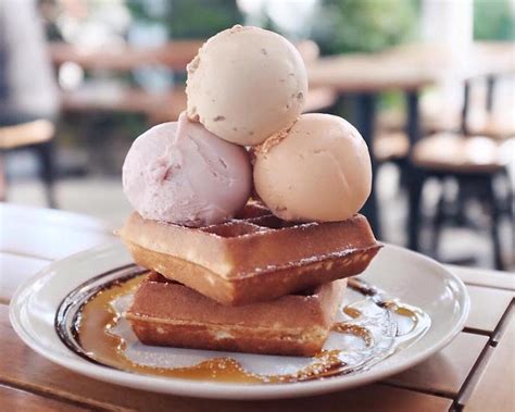 Late Night Desserts in Singapore: Where to Go For Sweet Treats After-Hours - City Nomads