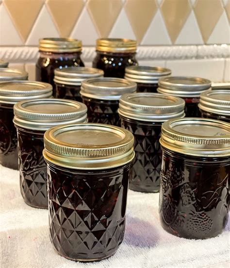 How to Make Blackberry Jam + Free Printable Labels - Sweet Pea