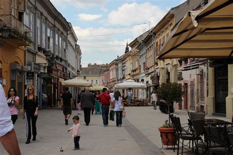 snapshot sunday: downtown novi sad, serbia – kitchen cables