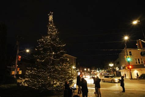 Lighting of Newmarket's Christmas tree launches holiday season (7 photos): Photo Gallery ...