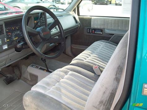 Gray Interior 1994 Chevrolet C/K K1500 Regular Cab 4x4 Photo #68095385 | GTCarLot.com