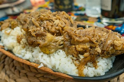 Recette du Poulet Yassa – Sénégal - Explore le Monde