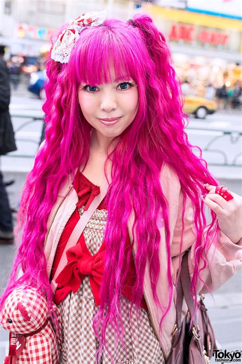 Pink Hair, Pink House Teddy Bear & Vivienne Westwood in Harajuku – Tokyo Fashion