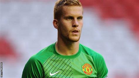 Bolton loan Man Utd keeper Ben Amos as Neil Danns stays - BBC Sport