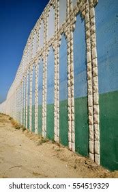 Gaza Strip Israeli Border Stock Photo 554519329 | Shutterstock